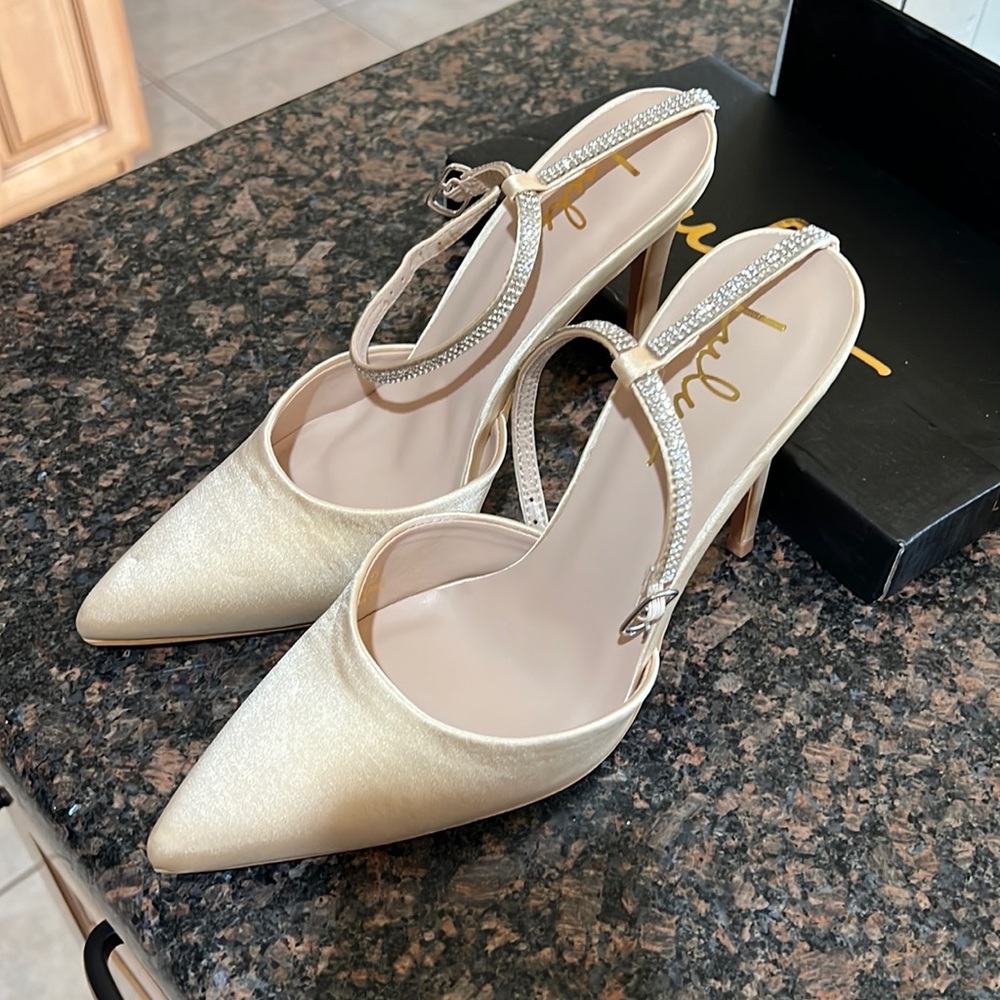 Lulus heels size 7